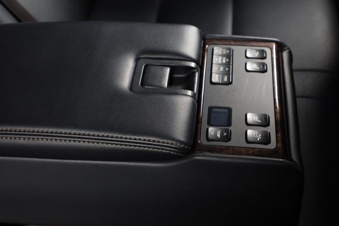 Toyota Camry VII (XV50) Рестайлинг с пробегом 2016 года, цена 1 999 000 рублей, 220000 км, седан, Автокод Объявления