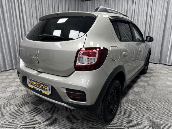 Renault Sandero II с пробегом 2017 года, цена 915 000 рублей, 120933 км, хэтчбек, Автокод Объявления