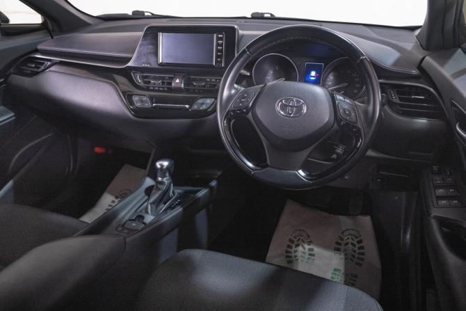 Toyota C-HR I Рестайлинг с пробегом 2019 года, цена 1 929 000 рублей, 42500 км, внедорожник, Автокод Объявления