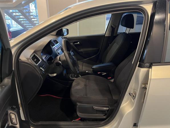 Volkswagen Polo V с пробегом 2011 года, цена 546 000 рублей, 239910 км, седан, Автокод Объявления