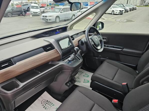 Honda Freed II Рестайлинг с пробегом 2021 года, цена 1 679 995 рублей, 107535 км, компактвэн, Автокод Объявления