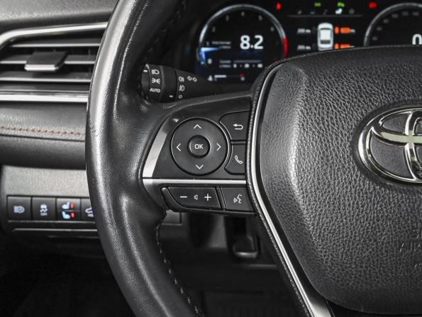 Toyota Camry VIII (XV70) Рестайлинг с пробегом 2022 года, цена 3 049 000 рублей, 49301 км, седан, Автокод Объявления