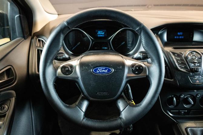 Ford Focus III с пробегом 2013 года, цена 890 000 рублей, 165303 км, хэтчбек, Автокод Объявления