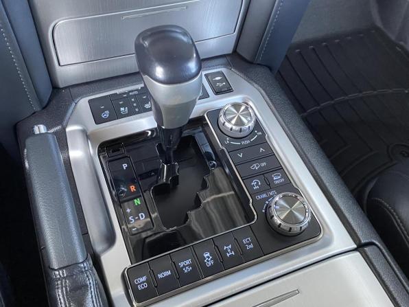 Toyota Land Cruiser 200 Series Рестайлинг 2 с пробегом 2016 года, цена 7 950 000 рублей, 84462 км, внедорожник, Автокод Объявления