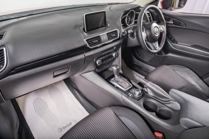 Mazda Axela III с пробегом 2015 года, цена 1 329 000 рублей, 105418 км, хэтчбек, Автокод Объявления