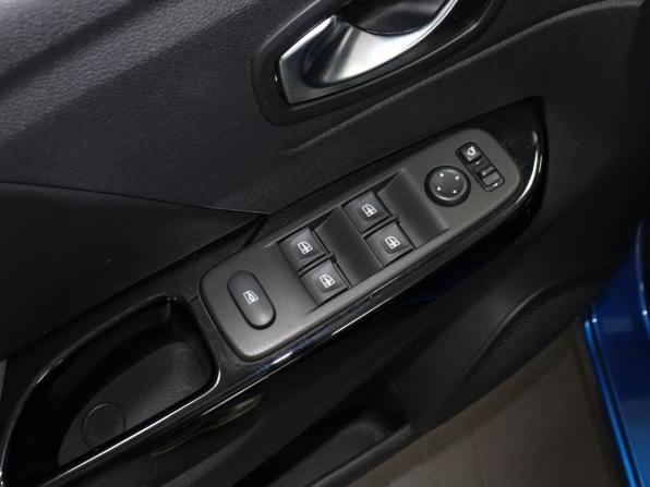 Renault Kaptur I Рестайлинг с пробегом 2021 года, цена 1 699 000 рублей, 45972 км, внедорожник, Автокод Объявления