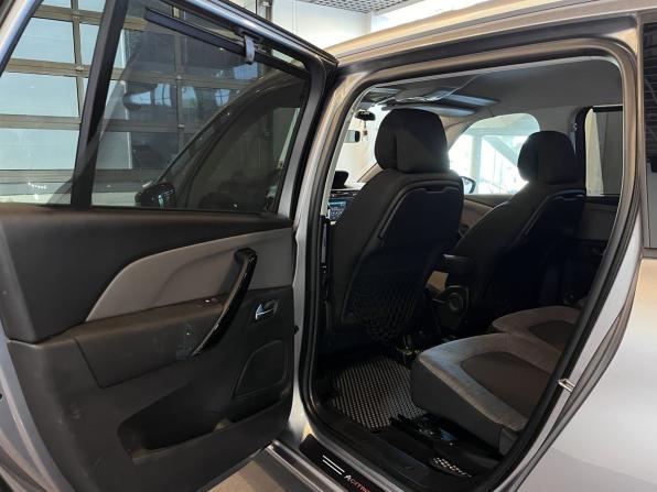 Citroen C4 Picasso II Рестайлинг с пробегом 2017 года, цена 1 420 000 рублей, 116040 км, компактвэн, Автокод Объявления