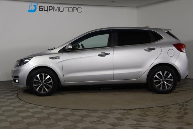 Kia Rio III Рестайлинг с пробегом 2015 года, цена 1 129 990 рублей, 53482 км, хэтчбек, Автокод Объявления