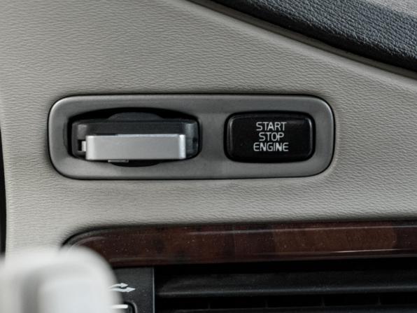Volvo XC70 II с пробегом 2010 года, цена 1 395 000 рублей, 303833 км, универсал, Автокод Объявления