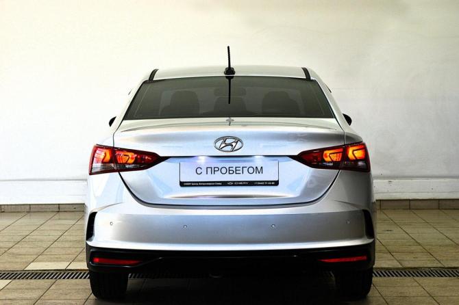 Hyundai Solaris II Рестайлинг с пробегом 2021 года, цена 1 399 000 рублей, 115000 км, седан, Автокод Объявления