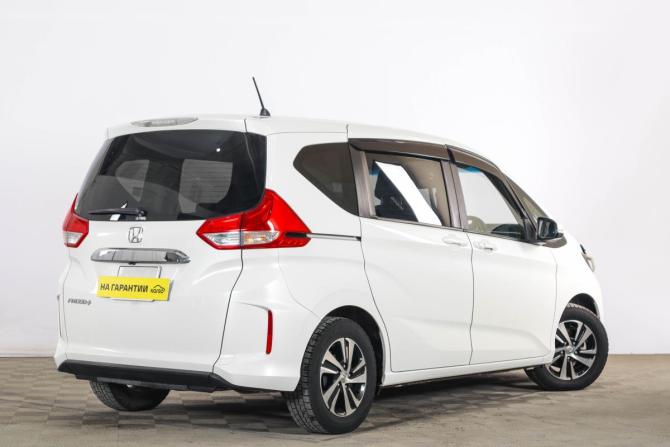 Honda Freed II с пробегом 2016 года, цена 1 299 000 рублей, 158000 км, компактвэн, Автокод Объявления