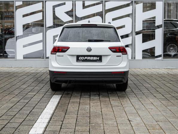 Volkswagen Tiguan II с пробегом 2020 года, цена 2 325 700 рублей, 140028 км, внедорожник, Автокод Объявления
