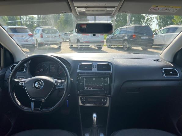 Volkswagen Polo V Рестайлинг с пробегом 2018 года, цена 1 352 500 рублей, 141940 км, седан, Автокод Объявления