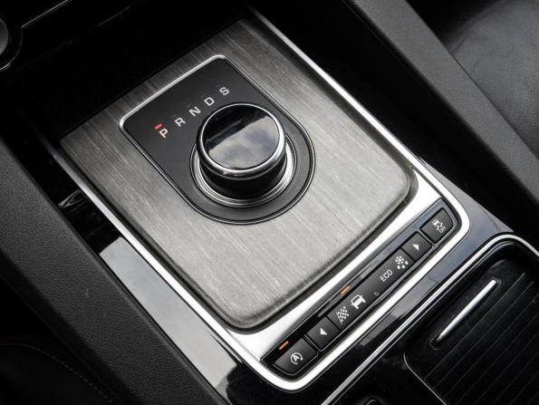Jaguar F-Pace I с пробегом 2016 года, цена 2 240 000 рублей, 155898 км, внедорожник, Автокод Объявления