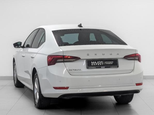Skoda Octavia IV (A8) с пробегом 2021 года, цена 2 410 000 рублей, 39440 км, лифтбек, Автокод Объявления