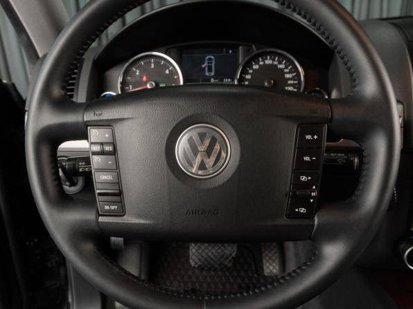 Volkswagen Touareg I Рестайлинг с пробегом 2007 года, цена 1 299 000 рублей, 230451 км, внедорожник, Автокод Объявления