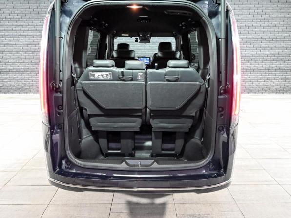 Honda Stepwgn VI с пробегом 2024 года, цена 3 500 000 рублей, 39099 км, минивэн, Автокод Объявления