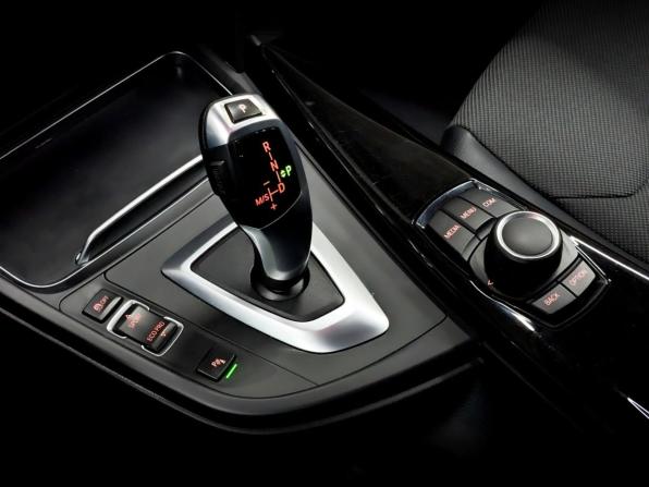 BMW 3 серии VI (F3x) Рестайлинг с пробегом 2017 года, цена 2 000 000 рублей, 95200 км, седан, Автокод Объявления
