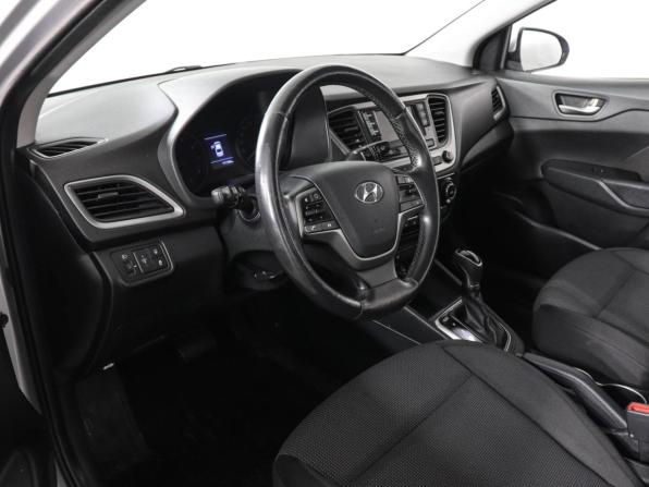 Hyundai Solaris II с пробегом 2017 года, цена 1 050 000 рублей, 192000 км, седан, Автокод Объявления
