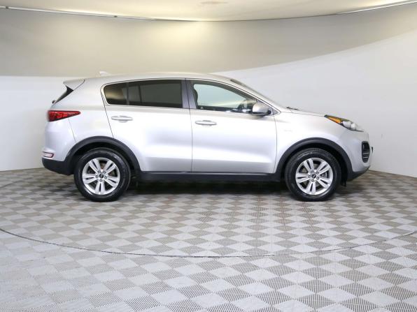 Kia Sportage IV с пробегом 2018 года, цена 2 099 000 рублей, 125000 км, внедорожник, Автокод Объявления