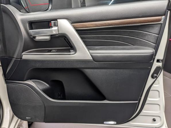 Toyota Land Cruiser 200 Series Рестайлинг 2 с пробегом 2019 года, цена 7 550 000 рублей, 132326 км, внедорожник, Автокод Объявления