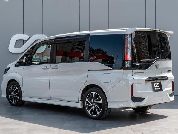 Honda Stepwgn V Рестайлинг с пробегом 2019 года, цена 2 360 000 рублей, 92485 км, минивэн, Автокод Объявления