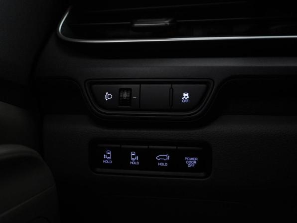 Kia Carnival IV Рестайлинг с пробегом 2024 года, цена 5 124 444 рубля, 59420 км, минивэн, Автокод Объявления