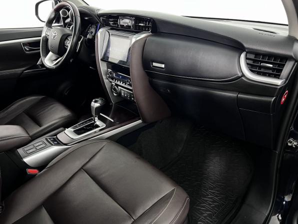 Toyota Fortuner II с пробегом 2017 года, цена 3 250 000 рублей, 193000 км, внедорожник, Автокод Объявления