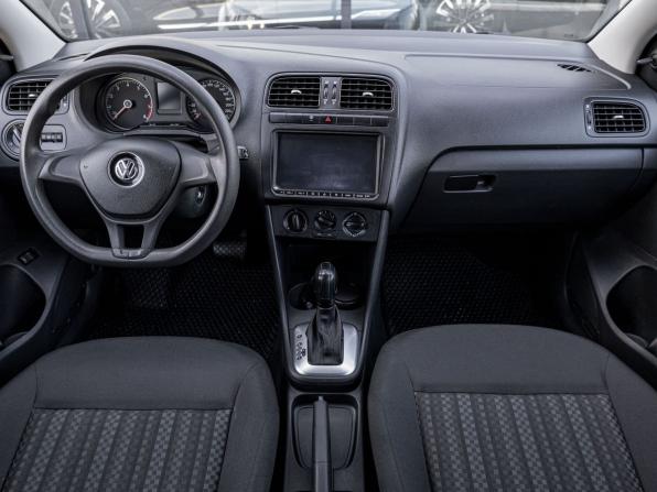 Volkswagen Polo V Рестайлинг с пробегом 2017 года, цена 1 151 300 рублей, 167635 км, седан, Автокод Объявления