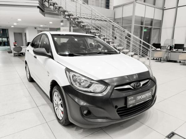 Hyundai Solaris I с пробегом 2013 года, цена 480 000 рублей, 292234 км, седан, Автокод Объявления