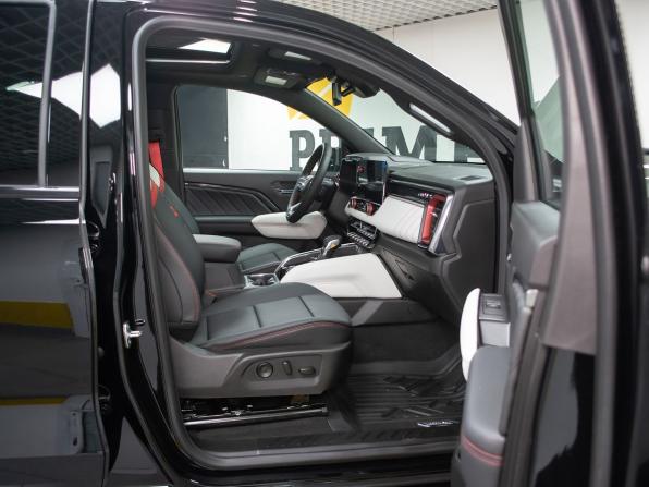 GMC Canyon III с пробегом 2026 года, цена 9 499 000 рублей, 33 км, offers.body_type.unknown, Автокод Объявления