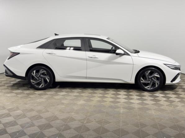 Hyundai Elantra VII (CN7) Рестайлинг с пробегом 2023 года, цена 2 273 300 рублей, 28701 км, седан, Автокод Объявления