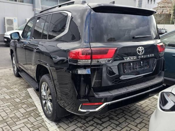 Toyota Land Cruiser 300 Series с пробегом 2026 года, цена 15 450 000 рублей, 15 км, внедорожник, Автокод Объявления