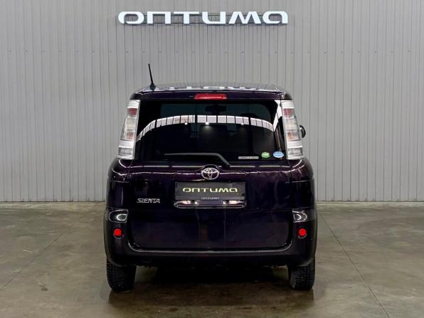 Toyota Sienta I Рестайлинг 2 с пробегом 2013 года, цена 900 000 рублей, 117794 км, минивэн, Автокод Объявления