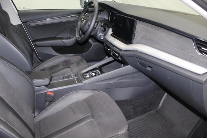 Skoda Octavia IV (A8) с пробегом 2021 года, цена 2 399 000 рублей, 27650 км, лифтбек, Автокод Объявления