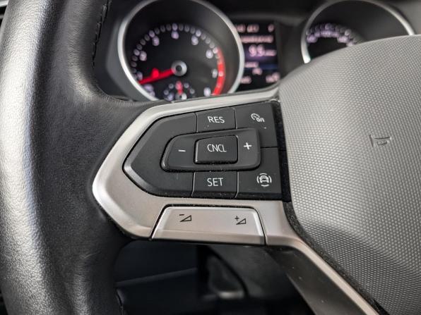 Volkswagen Tiguan II Рестайлинг с пробегом 2021 года, цена 2 545 000 рублей, 79435 км, внедорожник, Автокод Объявления