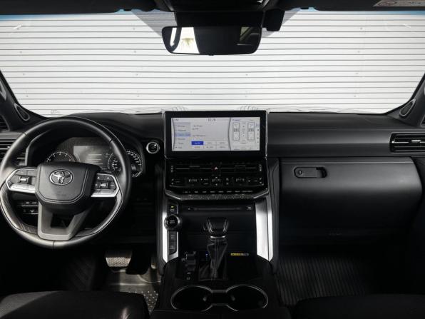 Toyota Land Cruiser 300 Series с пробегом 2025 года, цена 14 550 000 рублей, 9331 км, внедорожник, Автокод Объявления