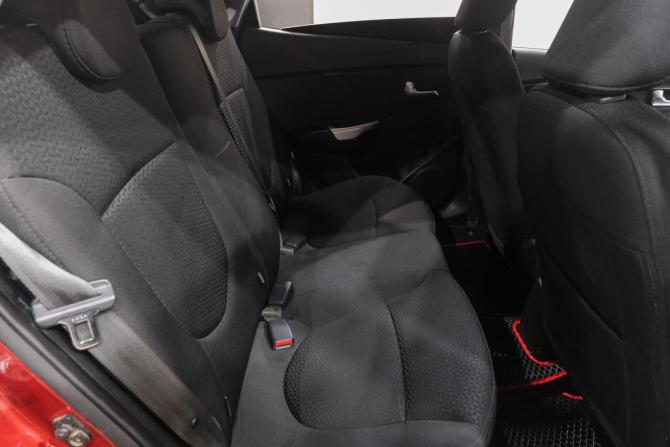 Kia Rio III Рестайлинг с пробегом 2015 года, цена 999 000 рублей, 202000 км, хэтчбек, Автокод Объявления