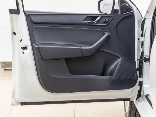Skoda Rapid I с пробегом 2015 года, цена 1 188 000 рублей, 103249 км, лифтбек, Автокод Объявления