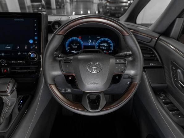 Toyota Alphard IV с пробегом 2024 года, цена 8 850 000 рублей, 25335 км, минивэн, Автокод Объявления