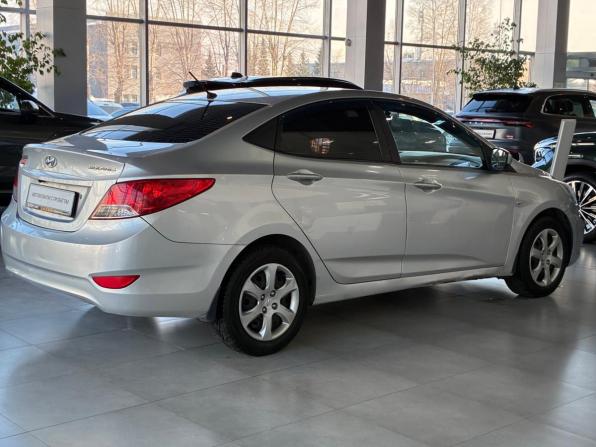 Hyundai Solaris I с пробегом 2012 года, цена 620 000 рублей, 213000 км, седан, Автокод Объявления