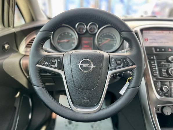 Opel Astra J с пробегом 2010 года, цена 695 000 рублей, 186540 км, хэтчбек, Автокод Объявления