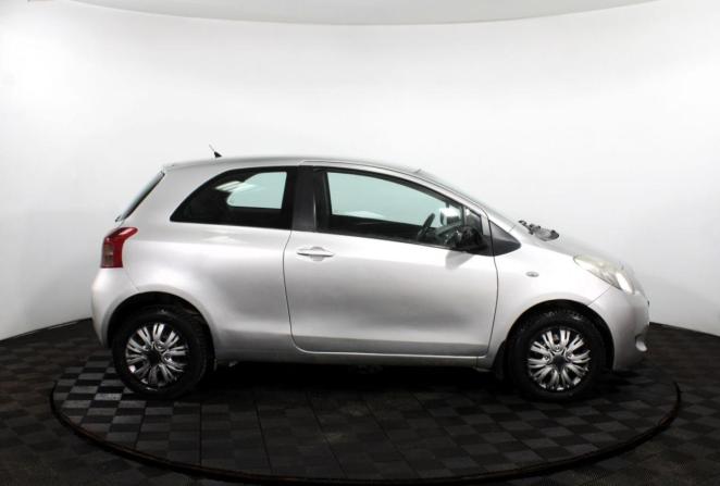 Toyota Yaris II с пробегом 2008 года, цена 490 000 рублей, 179608 км, хэтчбек, Автокод Объявления