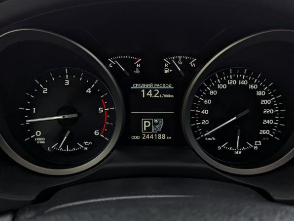 Toyota Land Cruiser 200 Series Рестайлинг 1 с пробегом 2014 года, цена 3 853 000 рублей, 243989 км, внедорожник, Автокод Объявления
