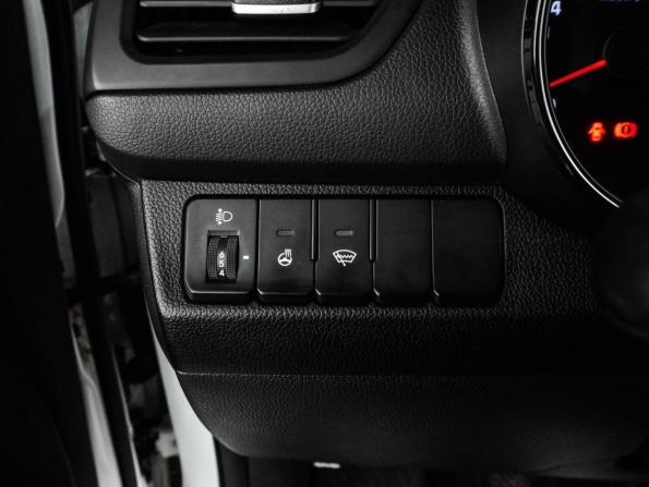 Kia Rio III Рестайлинг с пробегом 2017 года, цена 1 059 000 рублей, 147205 км, хэтчбек, Автокод Объявления