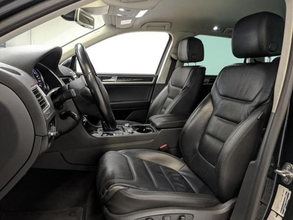 Volkswagen Touareg II Рестайлинг с пробегом 2015 года, цена 2 795 000 рублей, 111057 км, внедорожник, Автокод Объявления