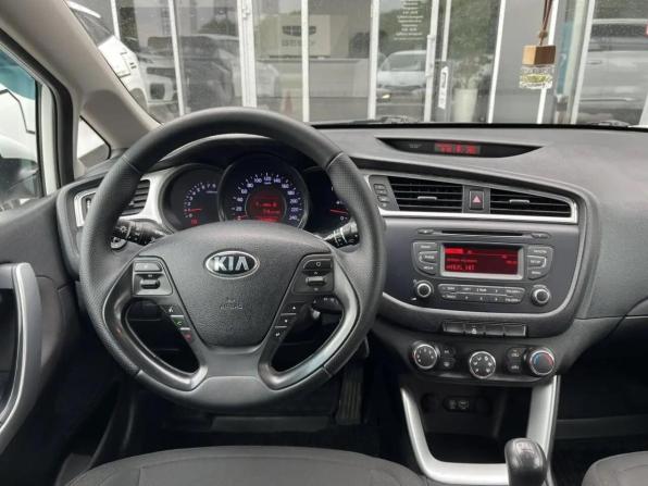Kia Ceed II Рестайлинг с пробегом 2018 года, цена 1 030 000 рублей, 131647 км, хэтчбек, Автокод Объявления