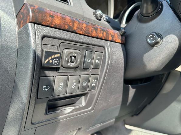 Toyota Land Cruiser 200 Series Рестайлинг 1 с пробегом 2012 года, цена 3 930 000 рублей, 219761 км, внедорожник, Автокод Объявления
