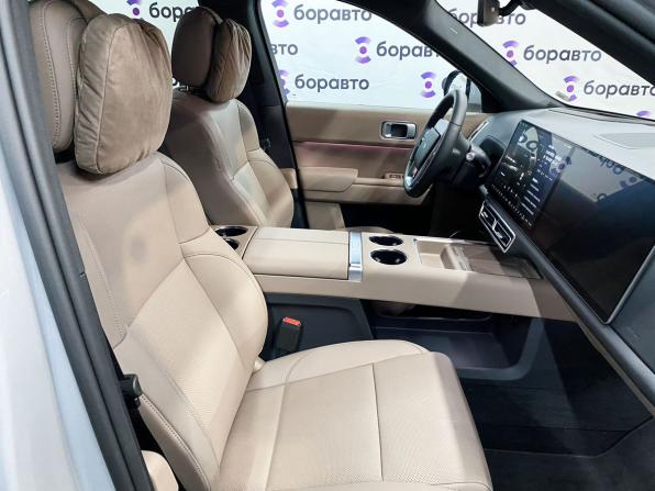 Li Auto (Lixiang) L9 I Рестайлинг с пробегом 2025 года, цена 9 280 000 рублей, 24 км, внедорожник, Автокод Объявления
