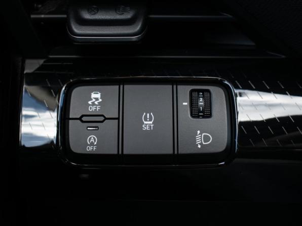 Hyundai Lafesta I Рестайлинг с пробегом 2025 года, цена 3 075 000 рублей, 25 км, седан, Автокод Объявления